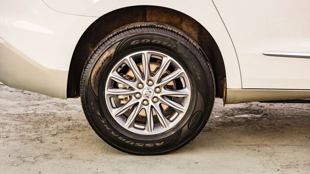 Used 2024 Buick Enclave Premium image 12