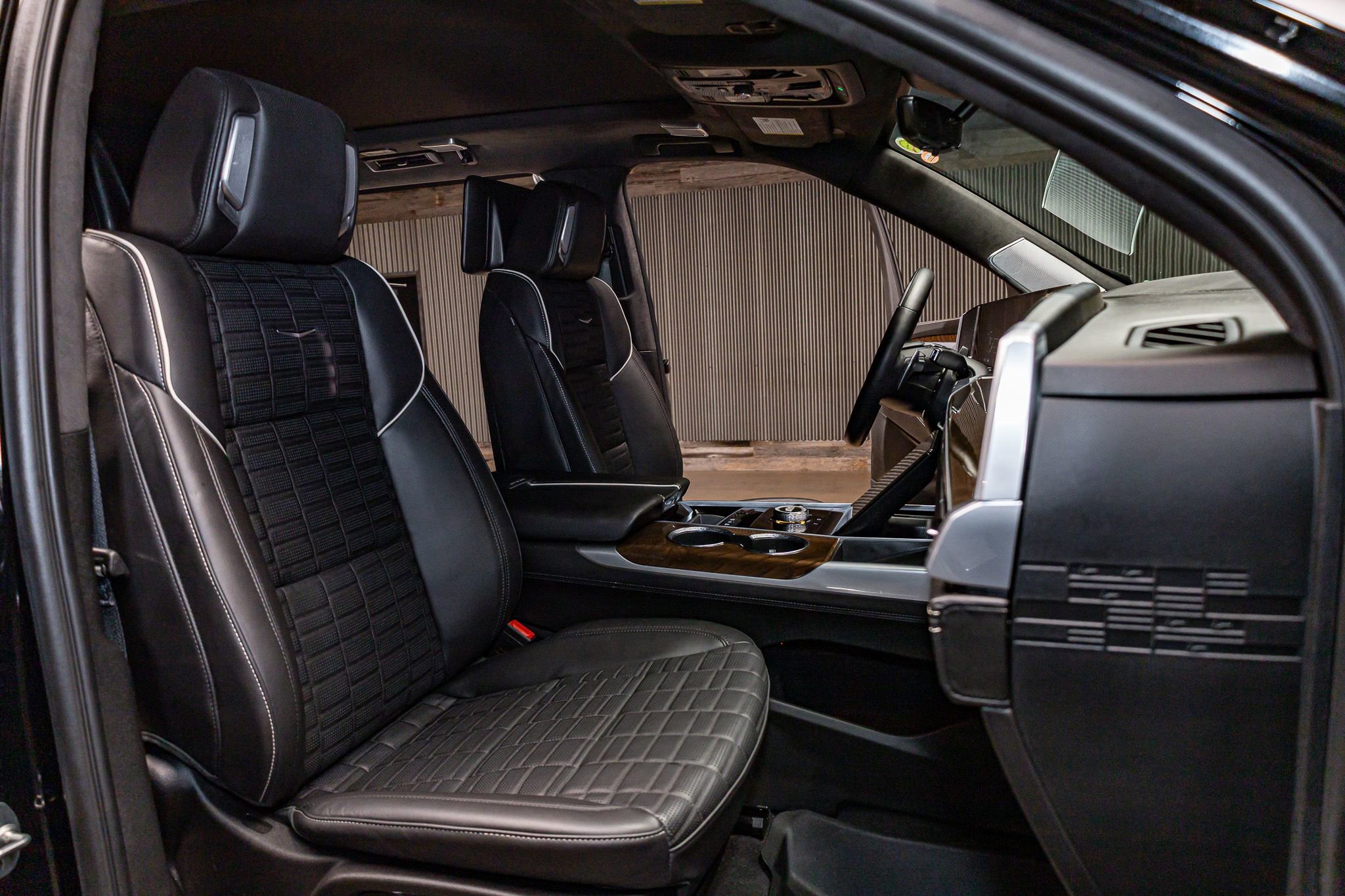 Used 2025 Cadillac Escalade Sport Platinum AWD/4WD image 28