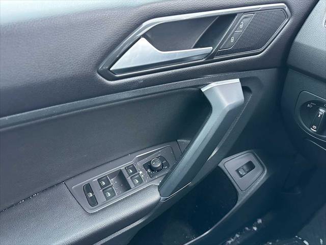 Used 2018 Volkswagen Tiguan SEL image 33