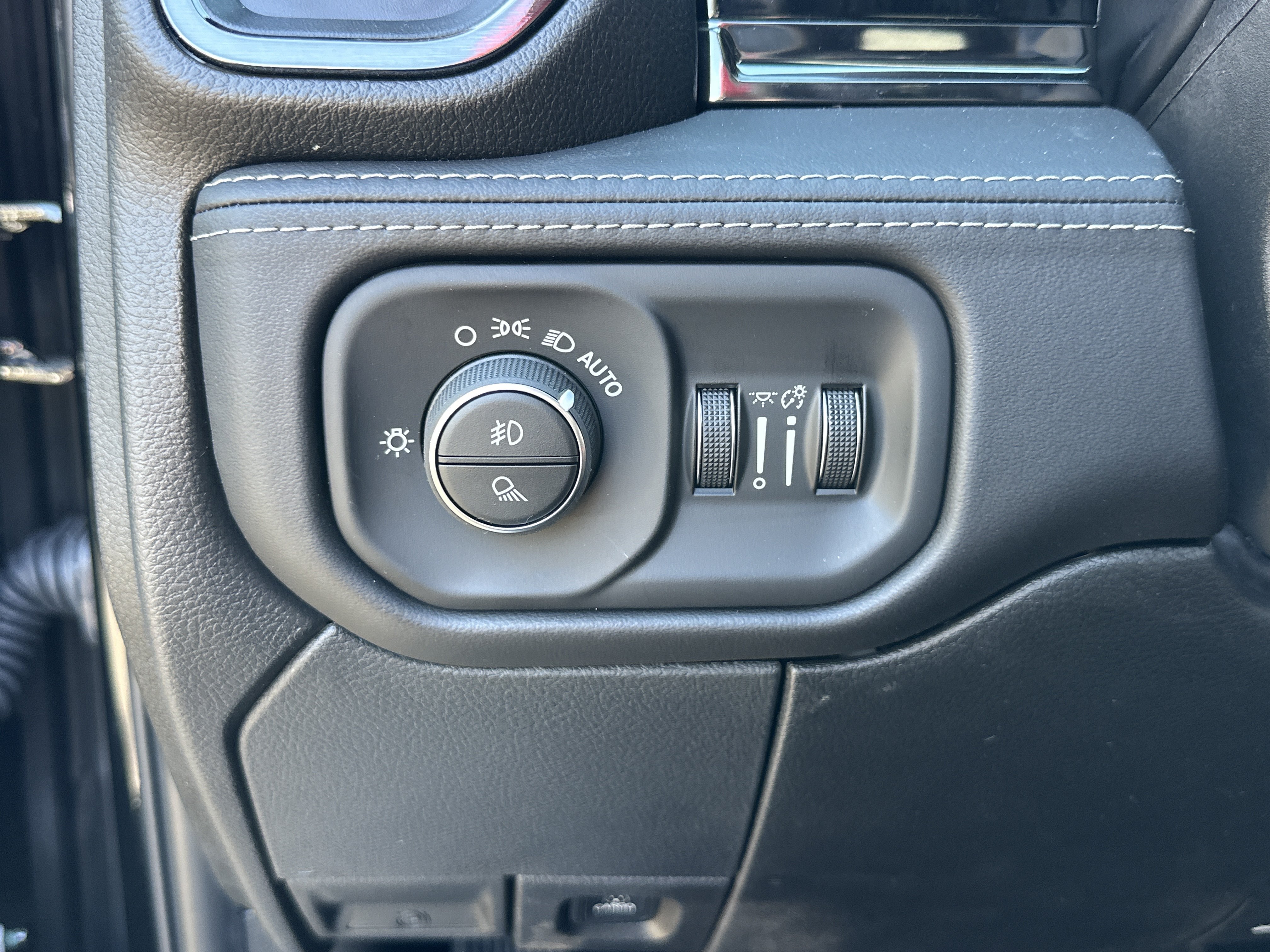 New 2027 RAM 3500 Limited AWD/4WD image 15