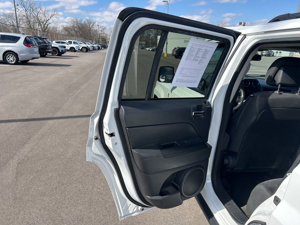 Used 2016 Jeep Patriot Latitude image 15
