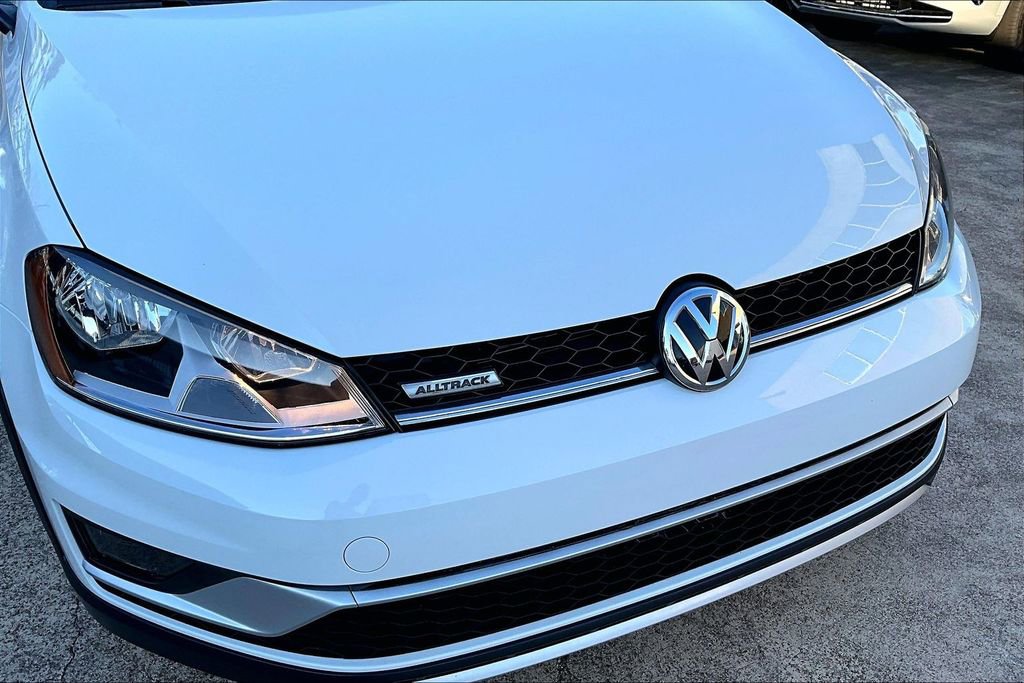 Used 2017 Volkswagen Golf Alltrack SEL image 36