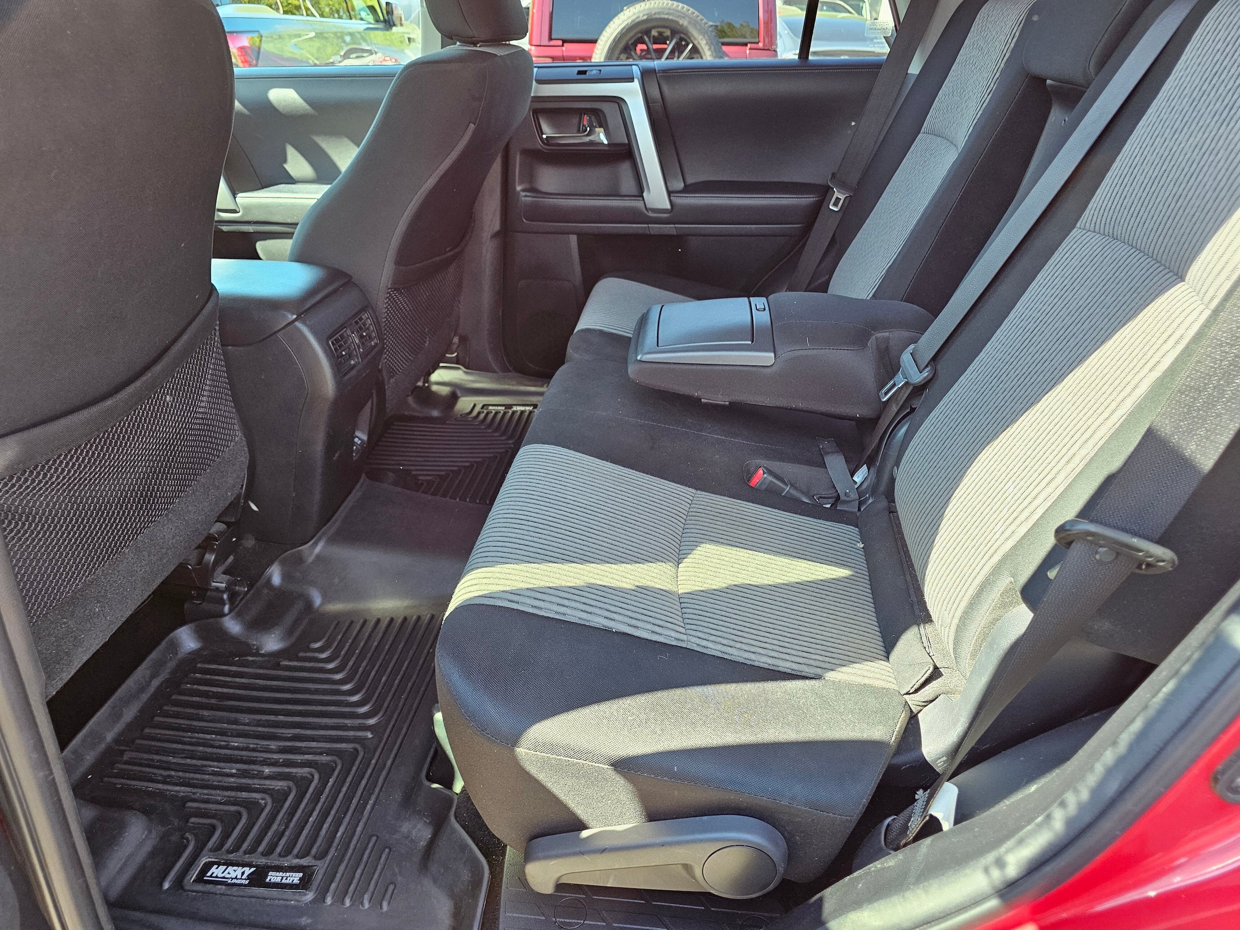 Used 2022 Toyota 4Runner SR5 AWD/4WD image 17