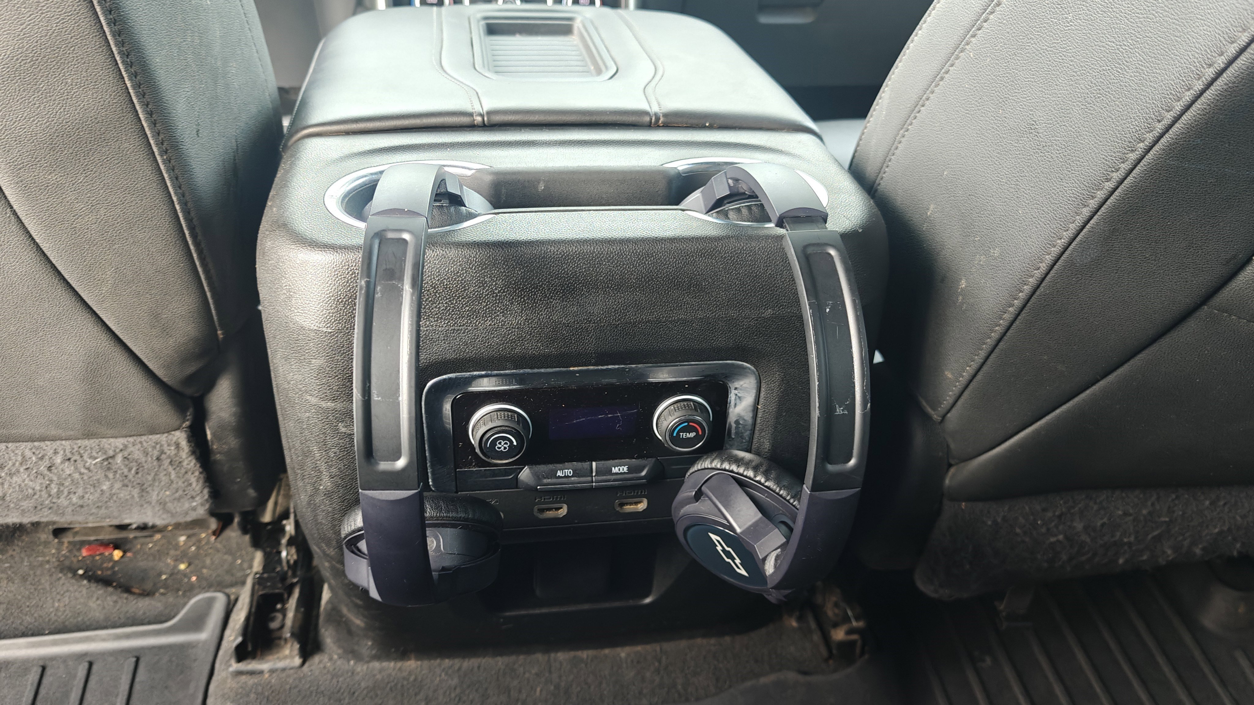 Used 2022 Chevrolet Suburban LT w/ Max Trailering Package image 20