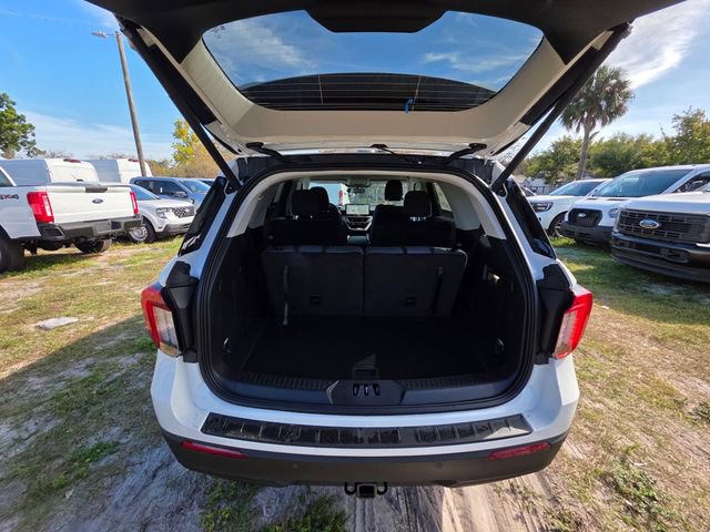 New 2026 Ford Explorer Active image 24