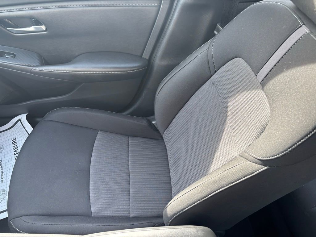 Used 2025 Nissan Sentra SV FWD image 14