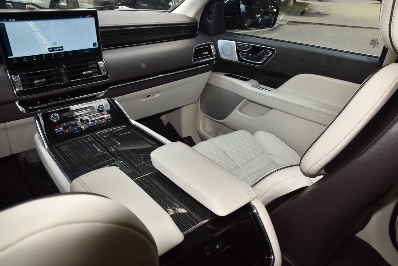 Used 2024 Lincoln Navigator Black Label AWD/4WD image 18