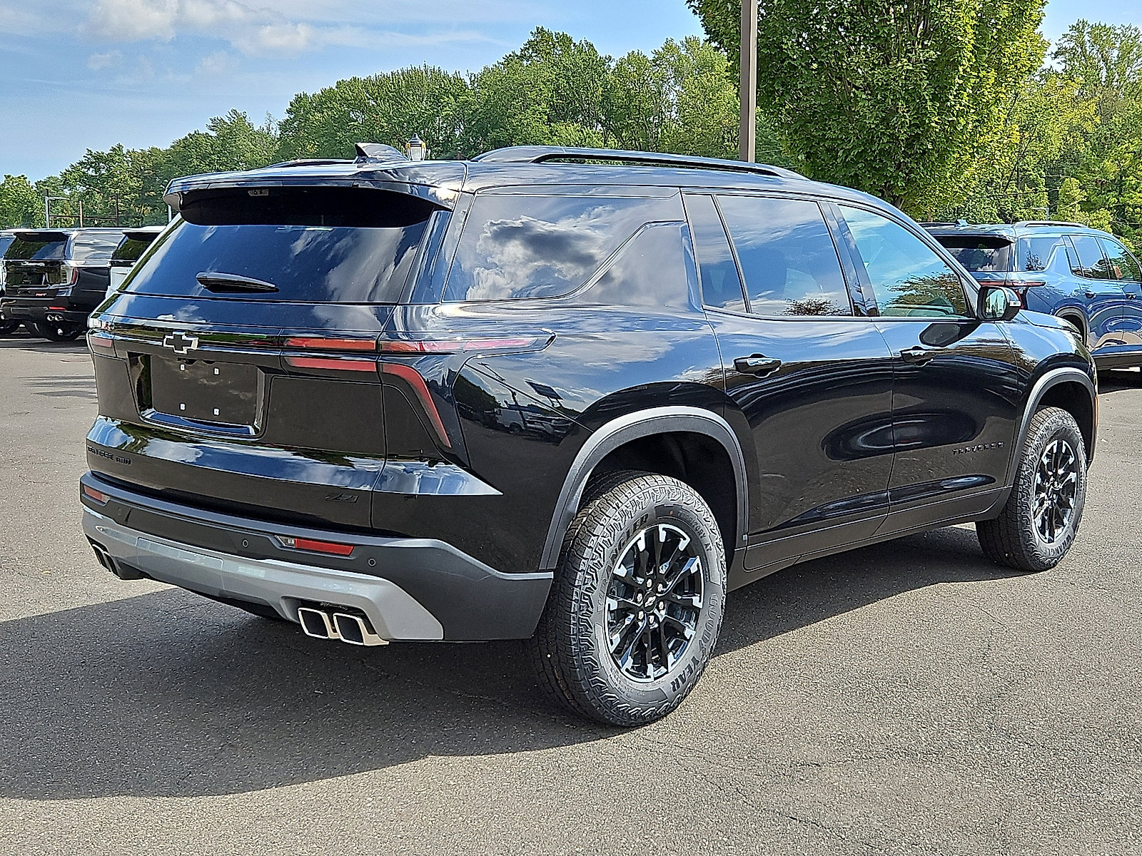 New 2026 Chevrolet Traverse Z71 w/ Driver Confidence Package image 4