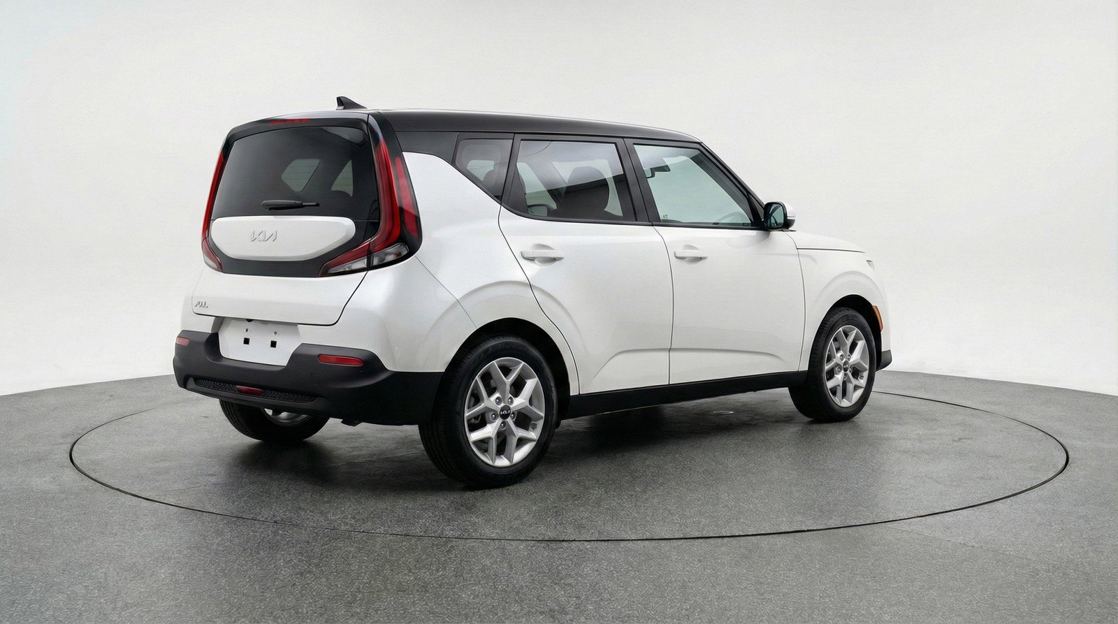 Used 2025 Kia Soul LX w/ LX Technology Package FWD image 9