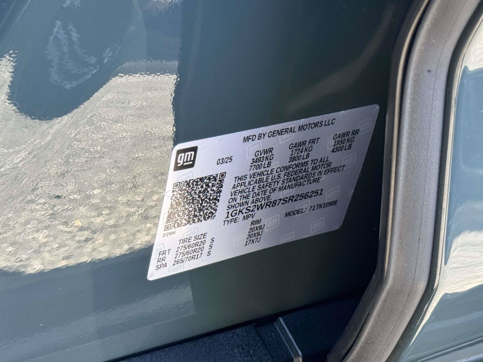 Used 2025 GMC Yukon XL AT4 Ultimate w/ LPO, Floor Liner Package AWD/4WD image 31