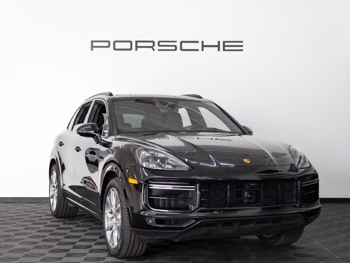 Certified 2023 Porsche Cayenne Turbo S AWD/4WD image 9