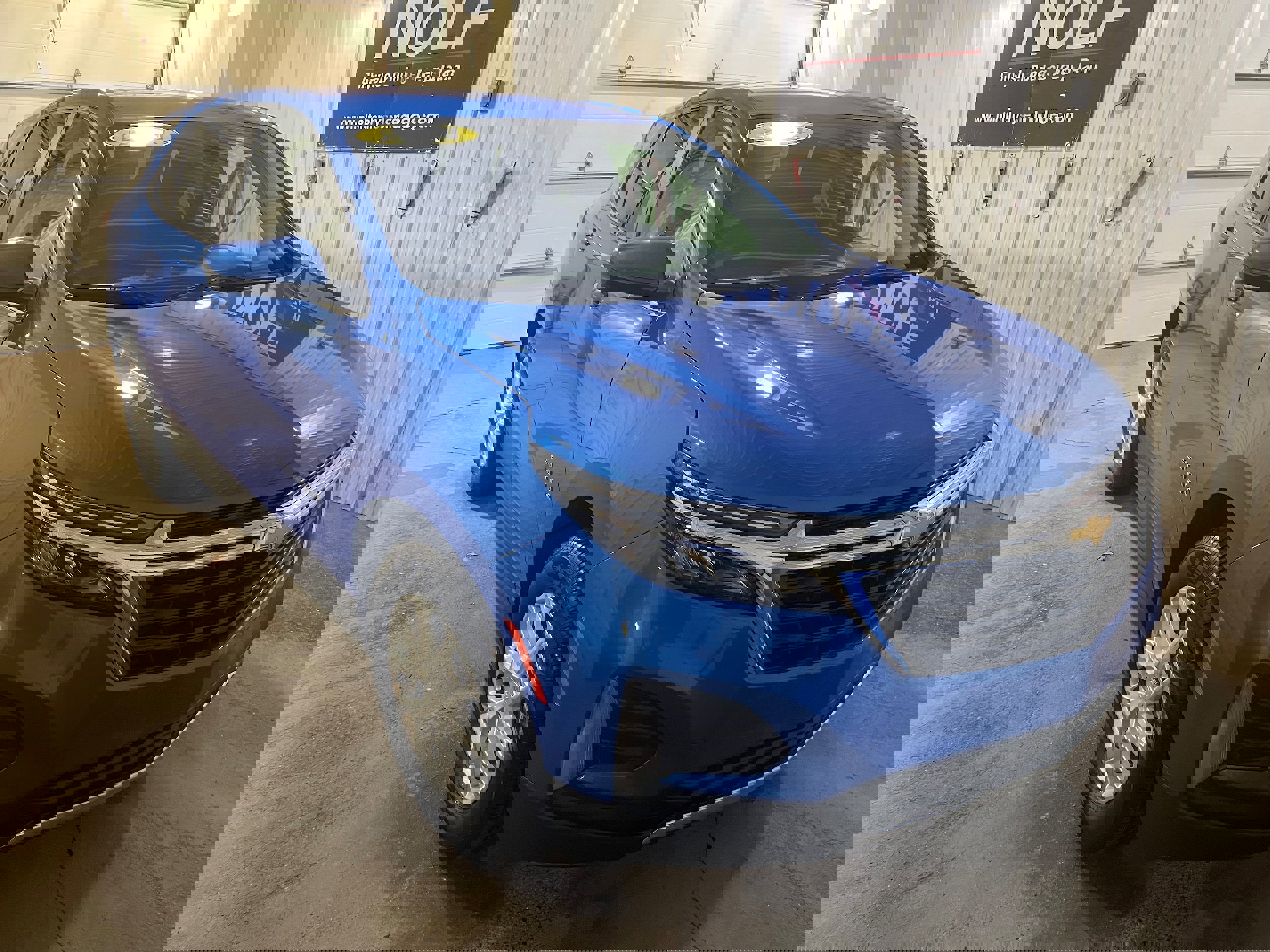 Used 2024 Chevrolet Equinox LT image 2