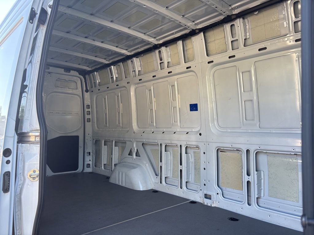 Used 2025 Mercedes-Benz Sprinter 2500 image 19