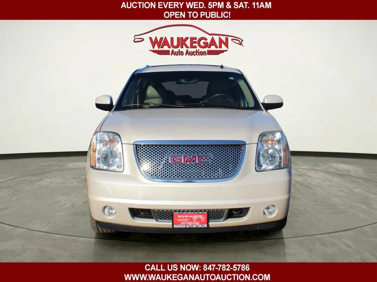 Used 2013 GMC Yukon XL Denali image 2