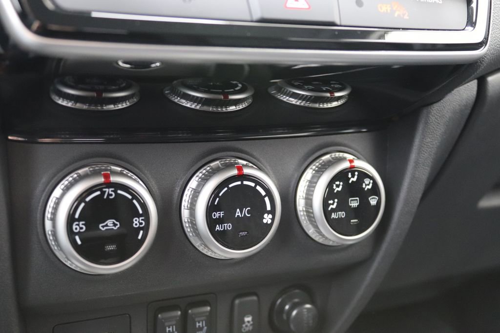 Used 2025 Mitsubishi Outlander Sport LE image 6