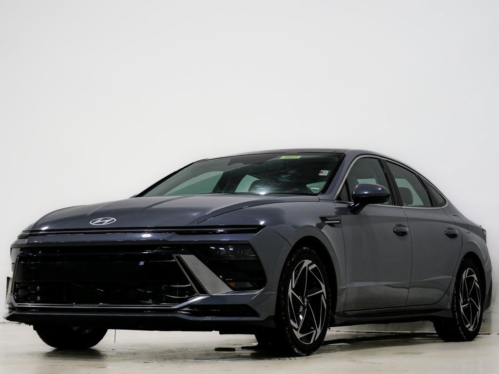 Used 2024 Hyundai Sonata SEL w/ Convenience Package image 3