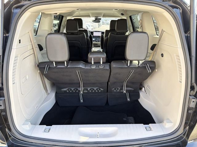 Used 2024 Chrysler Pacifica Limited FWD image 25