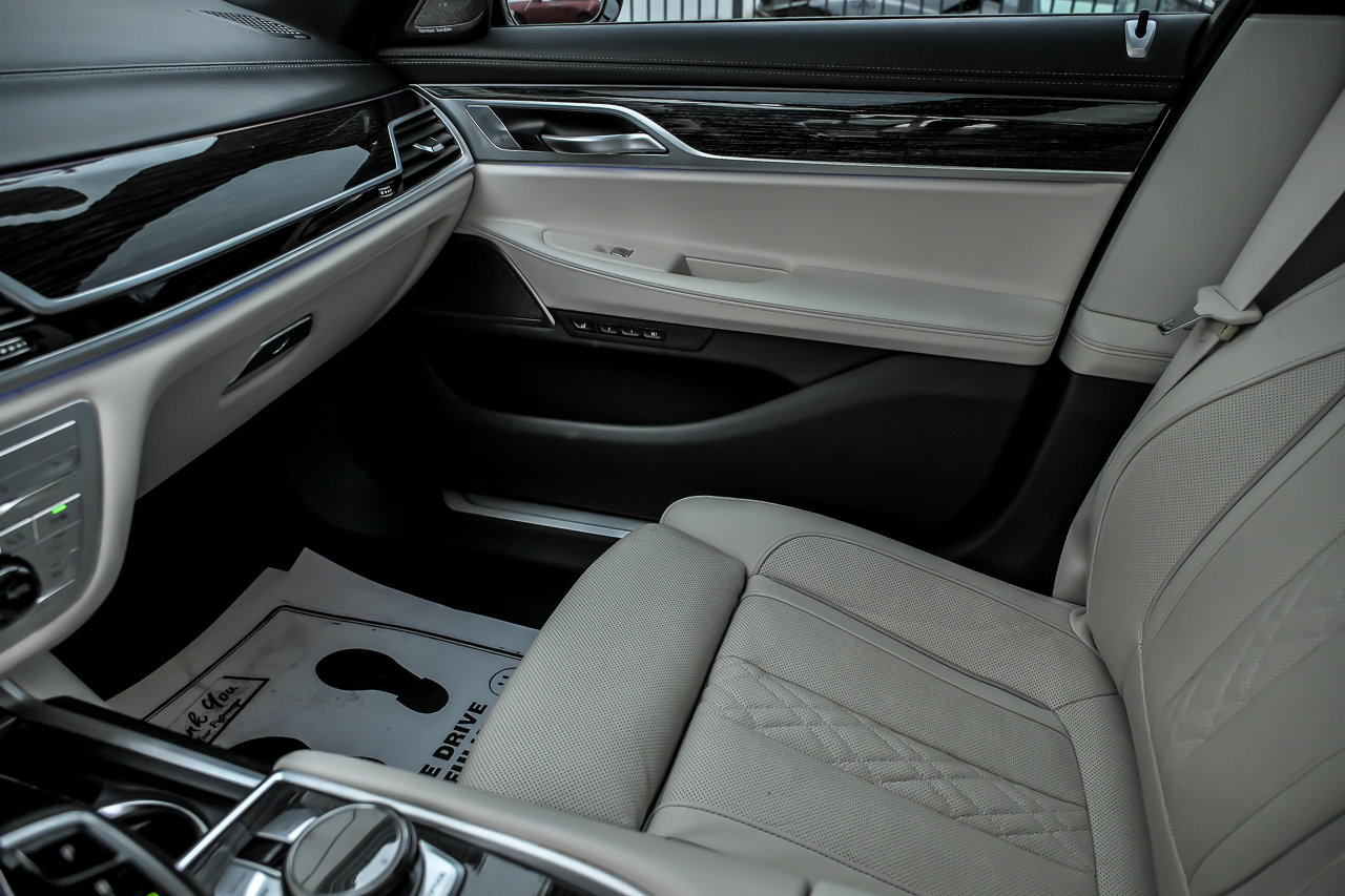 Used 2022 BMW 750i xDrive w/ Executive Package AWD/4WD image 50