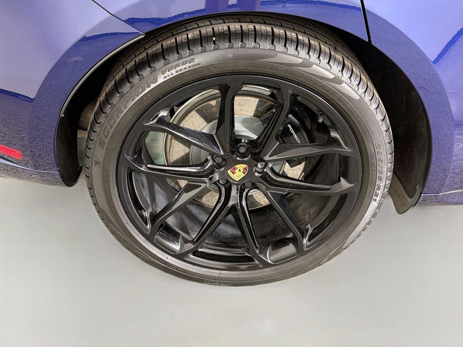 Certified 2024 Porsche Macan GTS AWD/4WD image 13