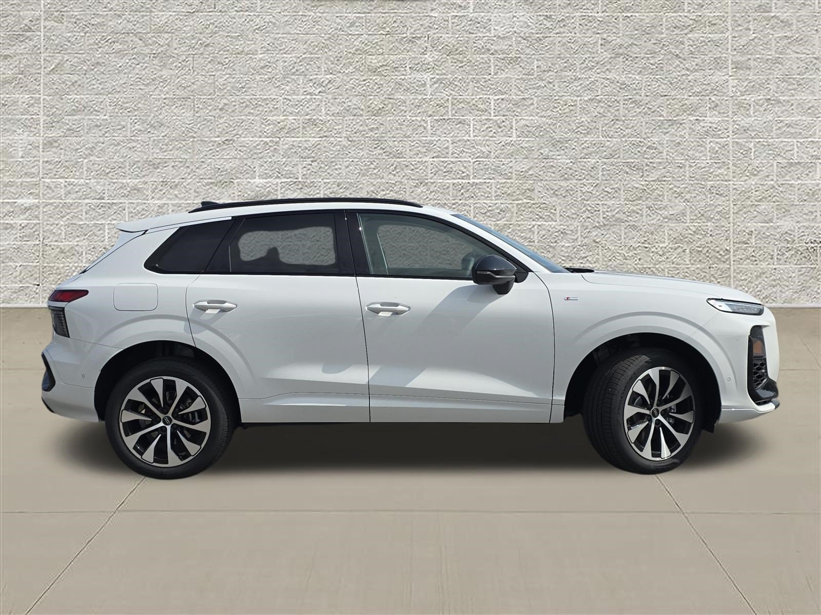New 2026 Audi Q3 quattro 2.0T AWD/4WD image 8