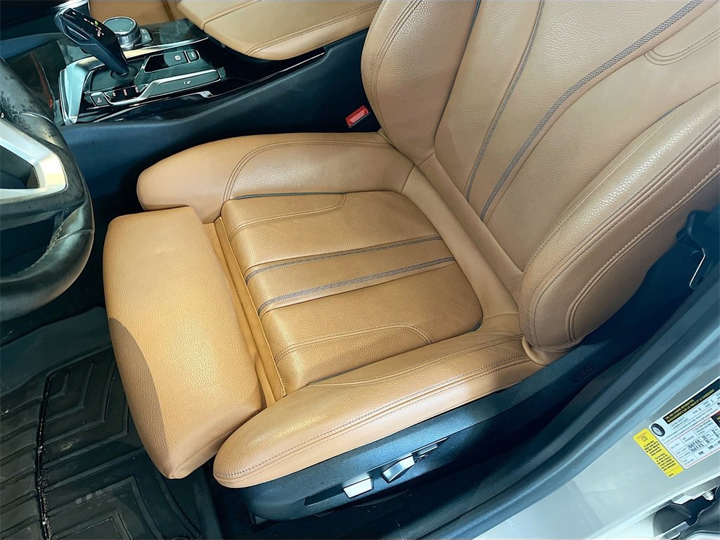 Used 2019 BMW 540i w/ Convenience Package image 19