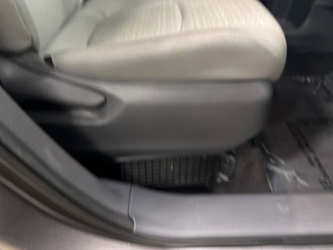 Used 2021 Toyota Sienna LE image 94