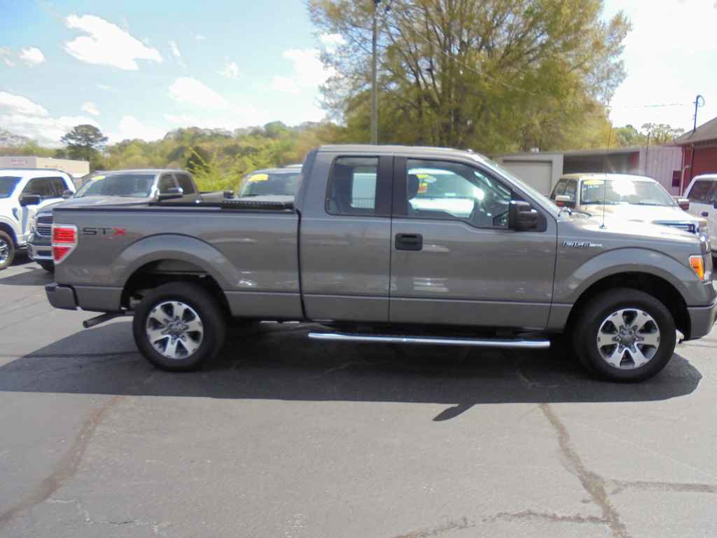 Used 2013 Ford F150 STX w/ Mid Equipment Group RWD image 2