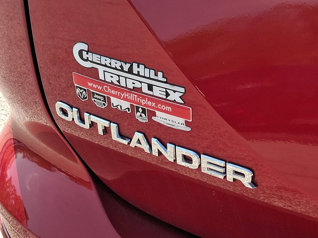 Used 2025 Mitsubishi Outlander SE AWD/4WD image 17