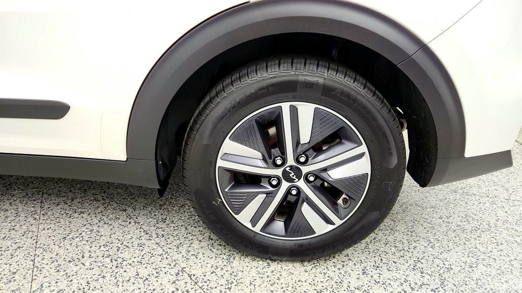Used 2022 Kia Niro EX Premium FWD image 9