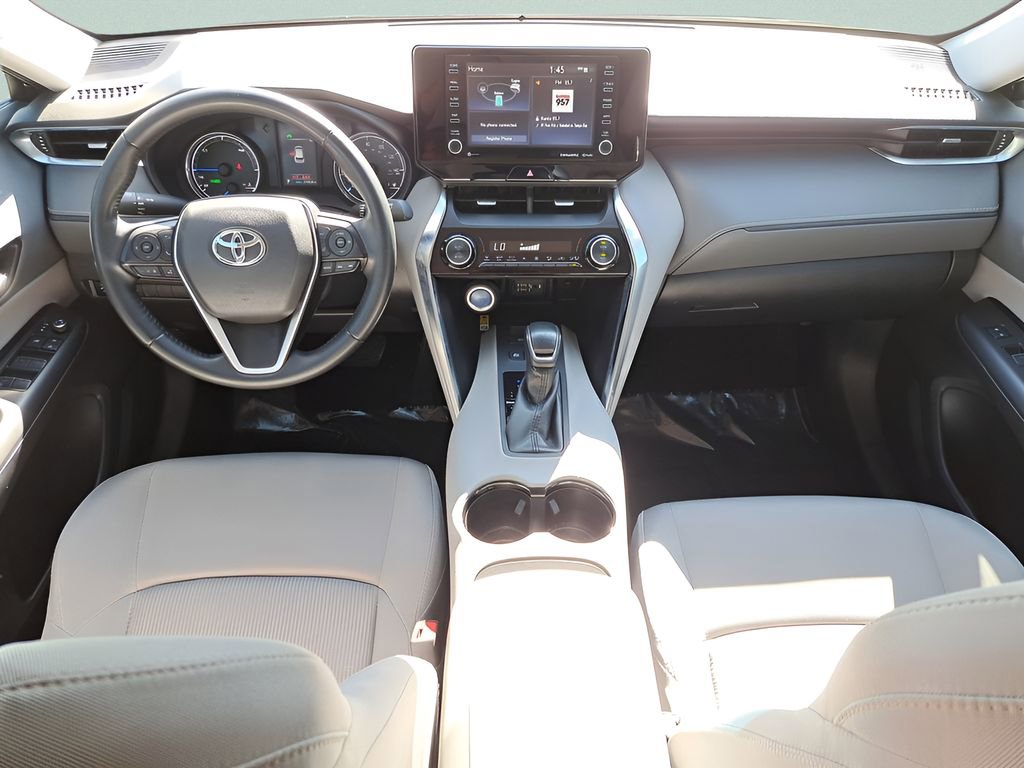 Used 2022 Toyota Venza LE image 11