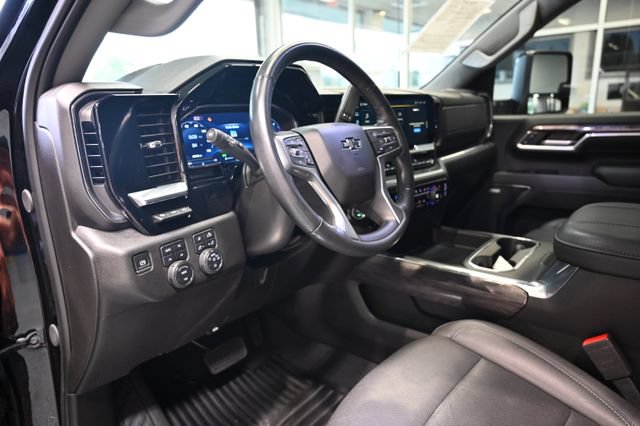 Used 2024 Chevrolet Silverado 2500 LTZ w/ LTZ Plus Package AWD/4WD image 23