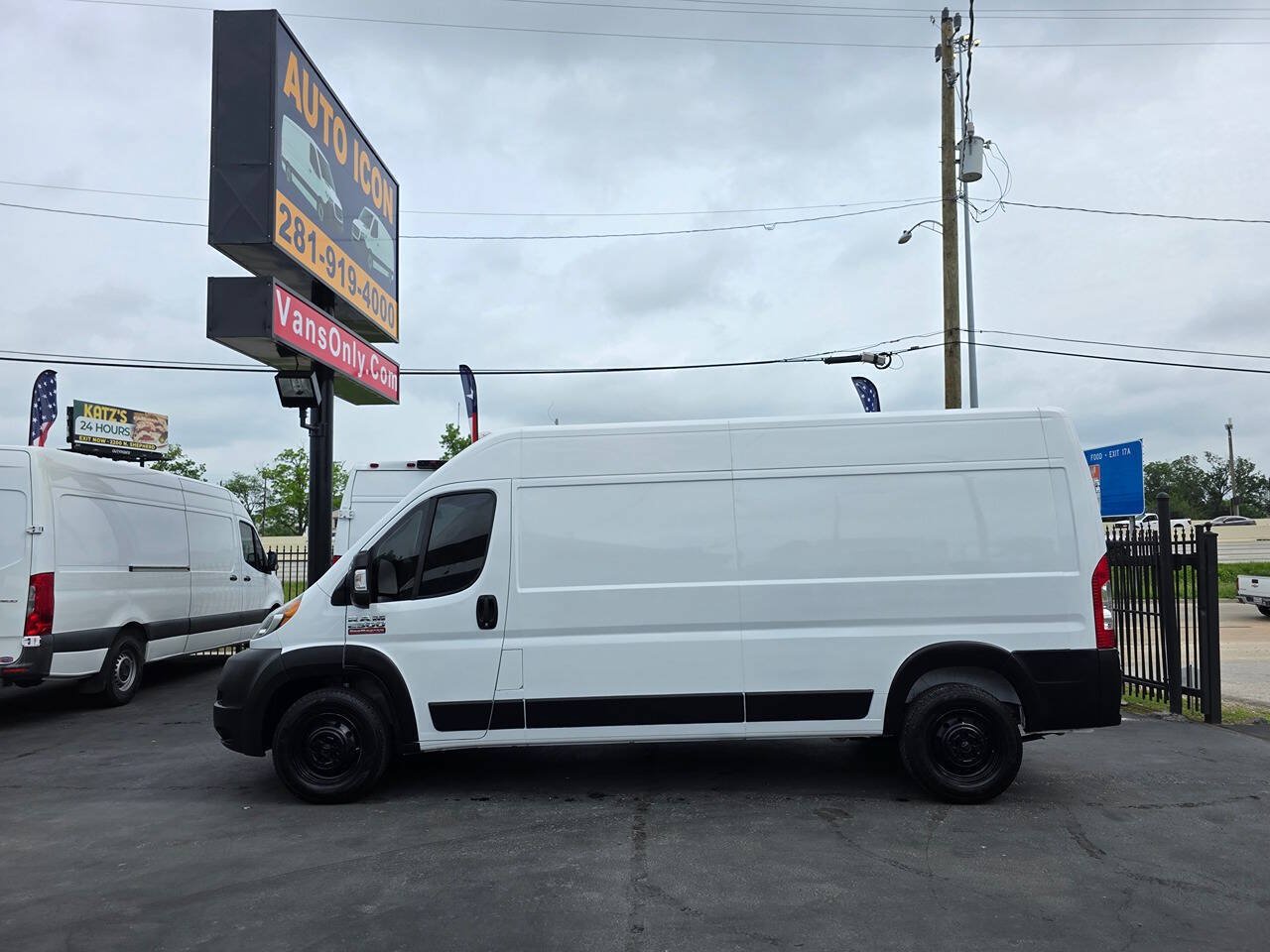 Used 2021 RAM ProMaster 2500 FWD image 4