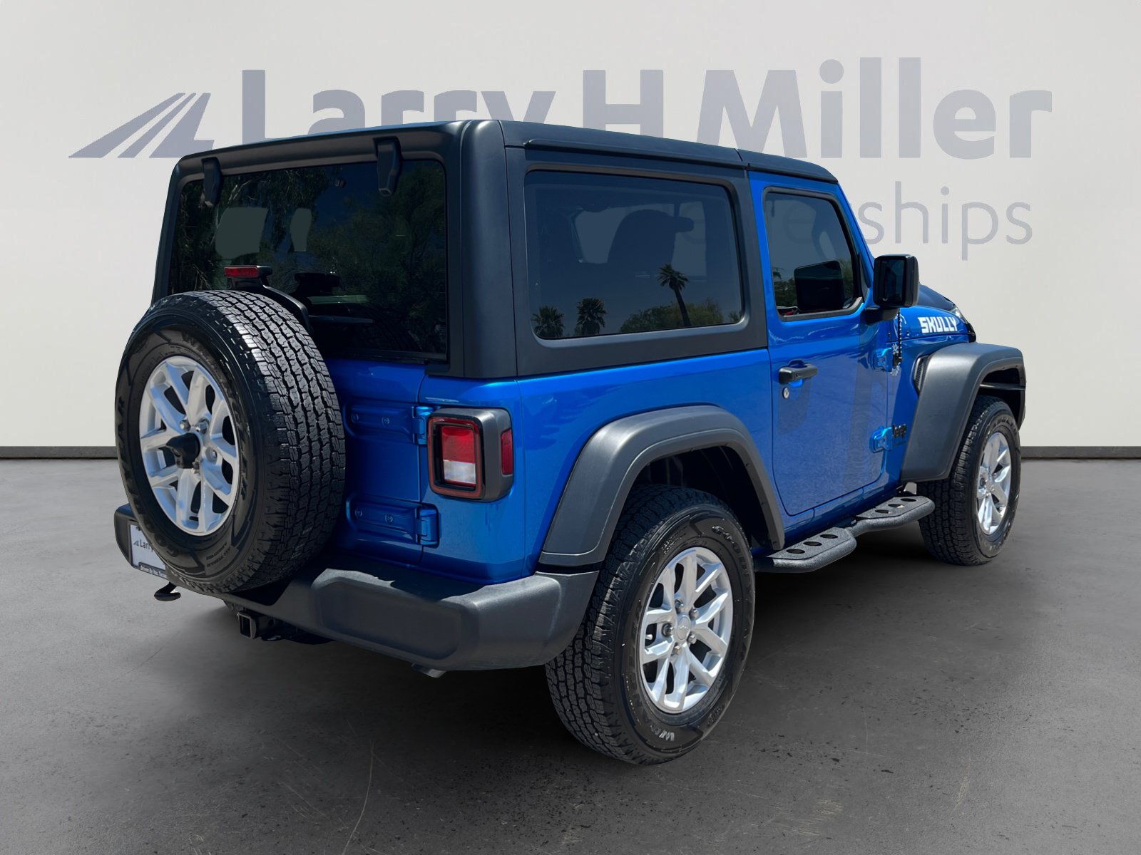 Used 2023 Jeep Wrangler Sport AWD/4WD image 5