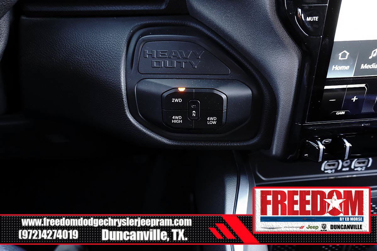 Used 2025 RAM 3500 Laramie AWD/4WD image 29
