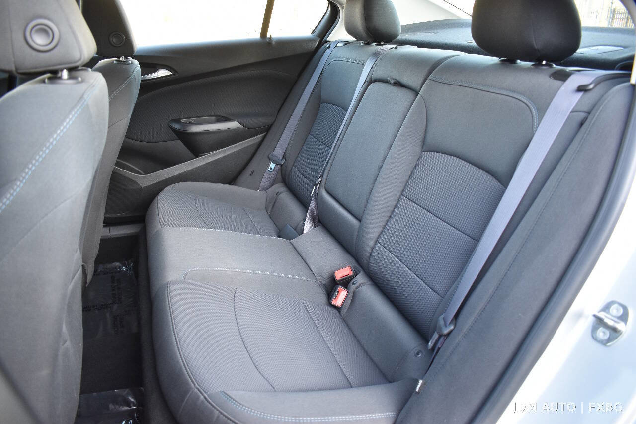 Used 2017 Chevrolet Cruze LT w/ Convenience Package image 14