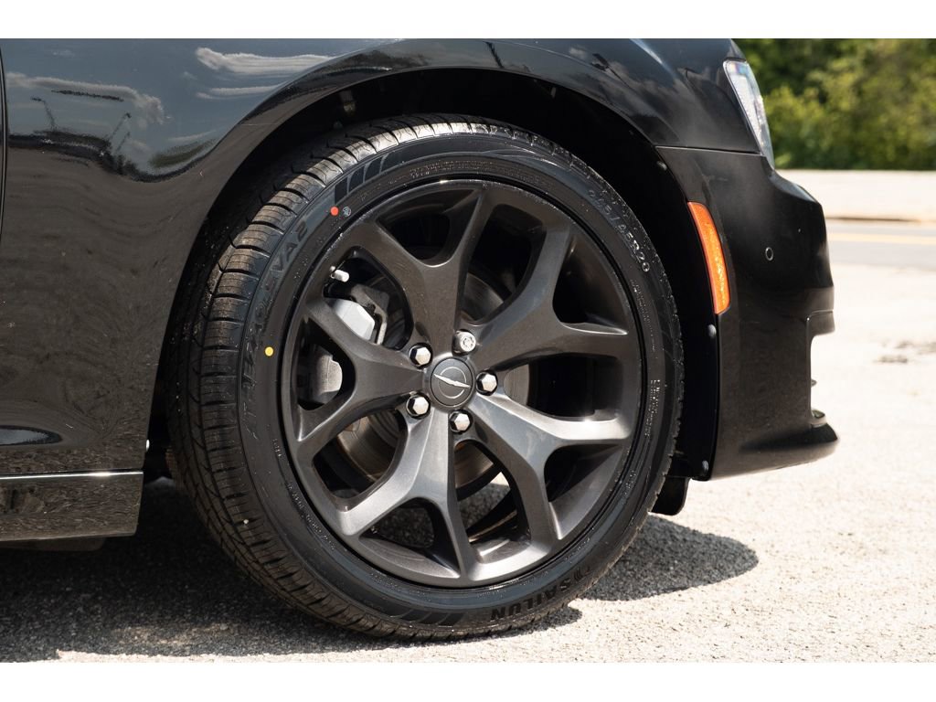 Used 2022 Chrysler 300 Touring L w/ Safetytec Plus Group image 10