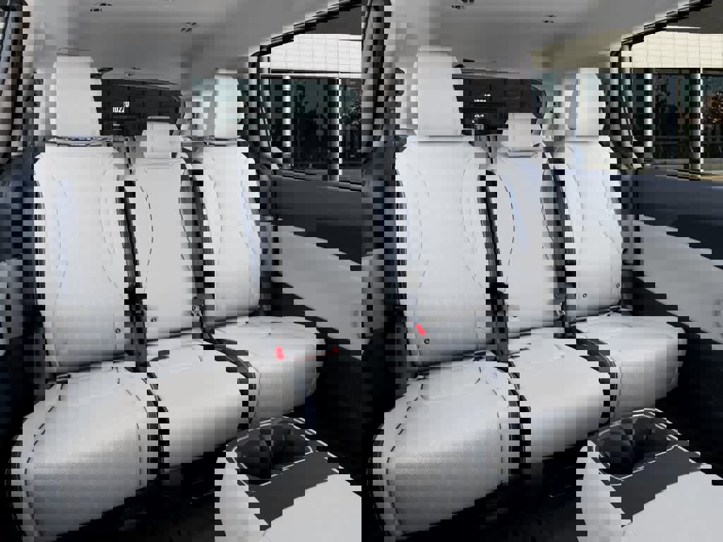 New 2026 Kia Carnival EX image 16