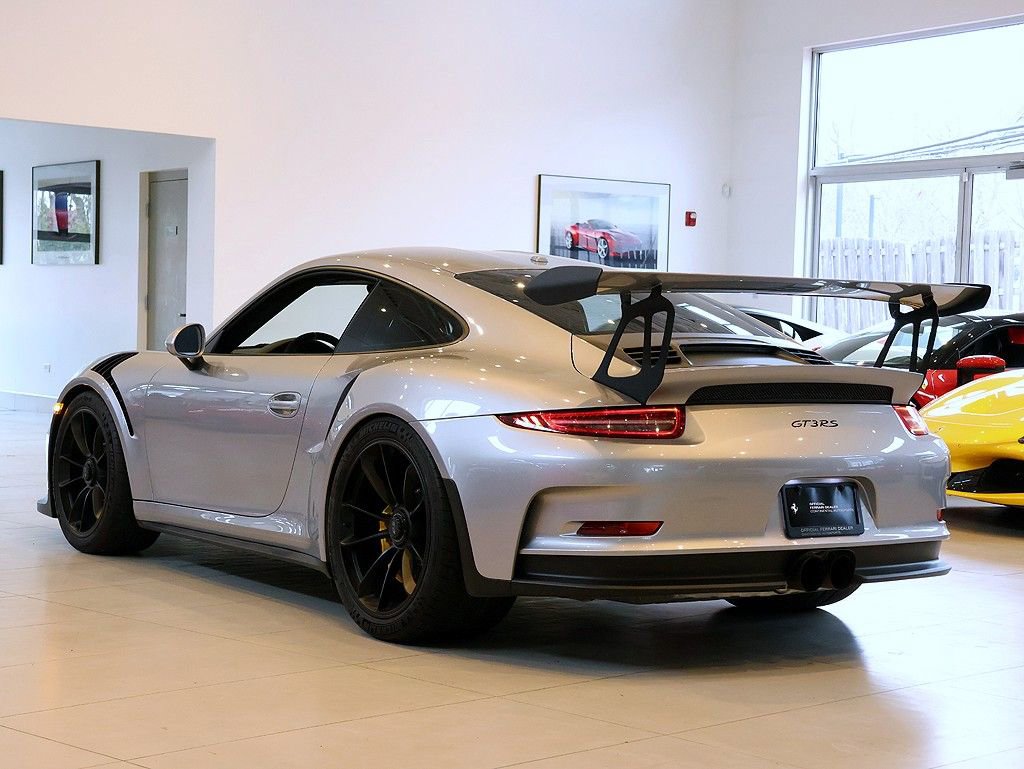 Used 2016 Porsche 911 GT3 RS image 2