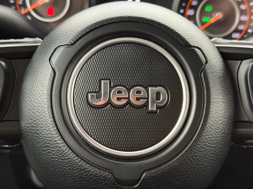 Used 2025 Jeep Gladiator Sport image 20