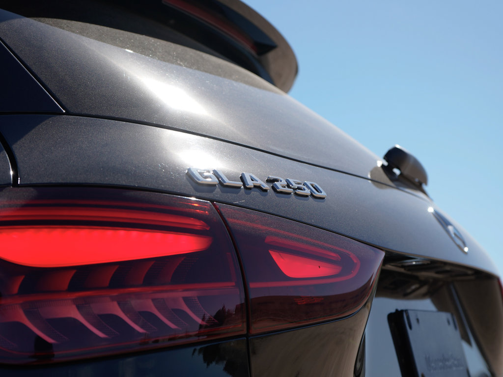 Used 2025 Mercedes-Benz GLA 250 image 11