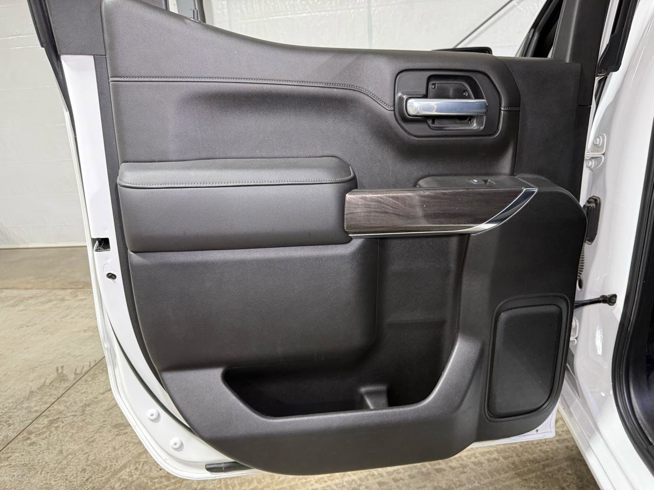 Used 2021 Chevrolet Silverado 1500 LTZ image 34