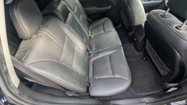 Used 2011 Kia Sorento SX image 23
