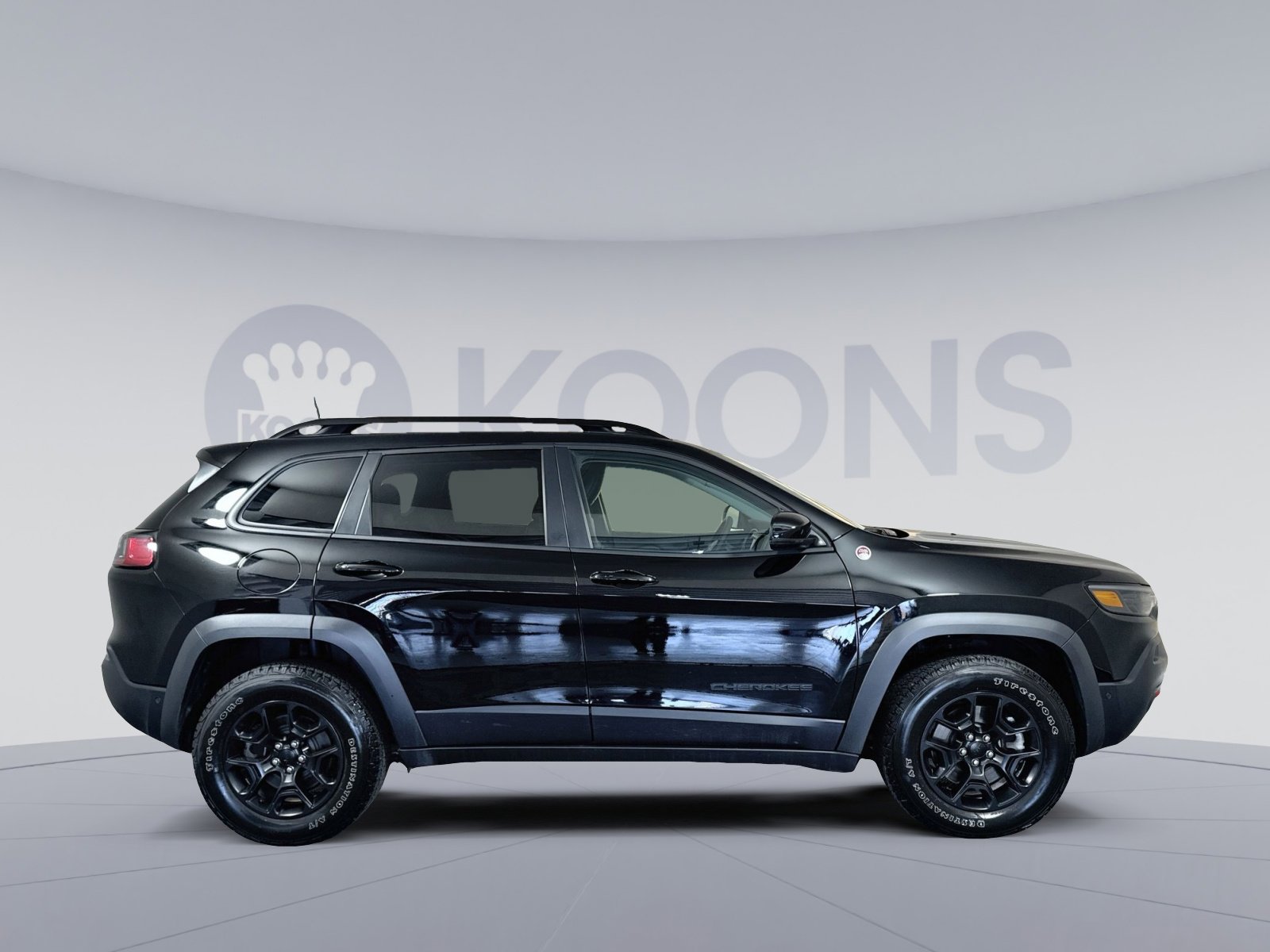 Used 2023 Jeep Cherokee Trailhawk w/ Sun & Sound Group image 8