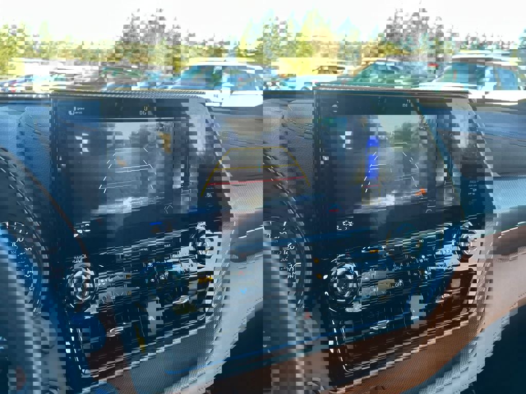 Used 2020 Toyota Highlander Platinum image 19