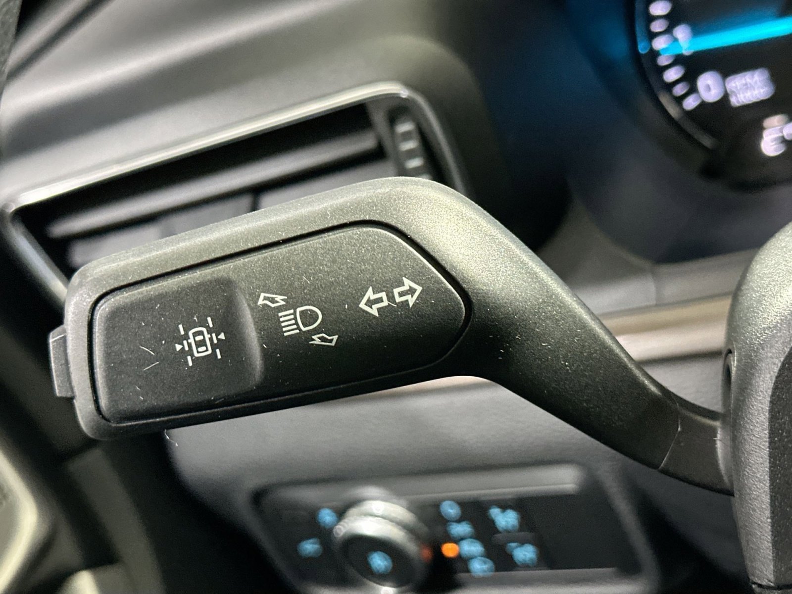 Used 2021 Ford Explorer Limited w/ Equipment Group 301A image 31