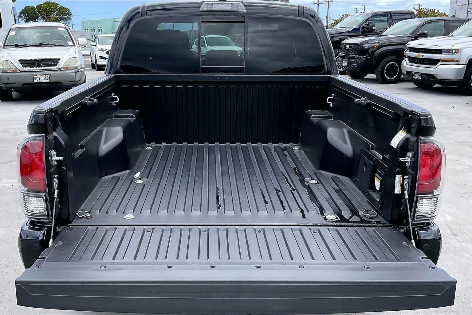Used 2023 Toyota Tacoma Limited w/ Nightshade Package AWD/4WD image 18