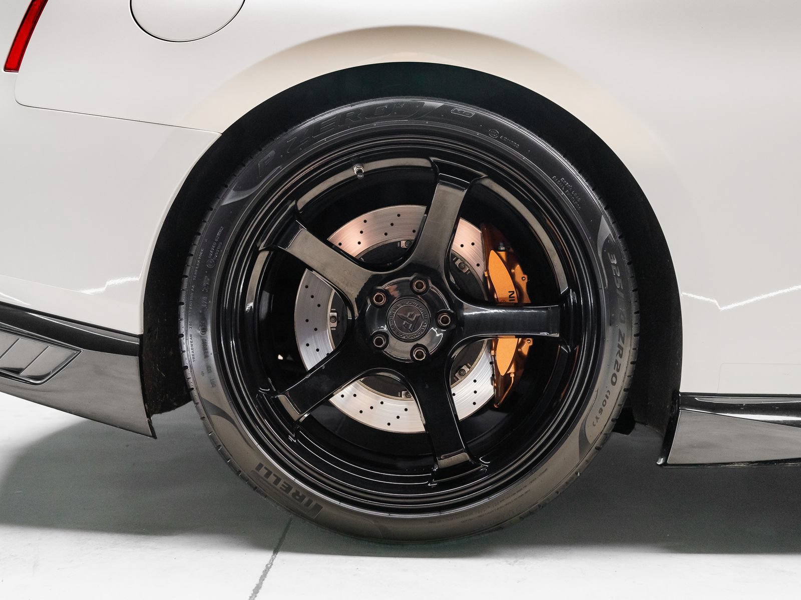 Used 2021 Nissan GT-R Premium AWD/4WD image 32
