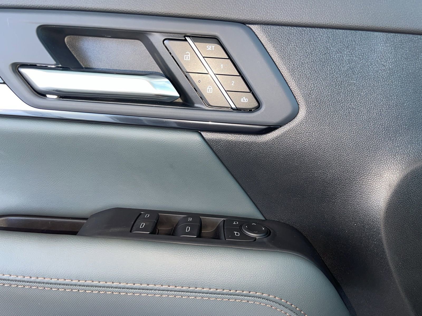 New 2026 GMC Terrain AT4 w/ Convenience Package III image 17