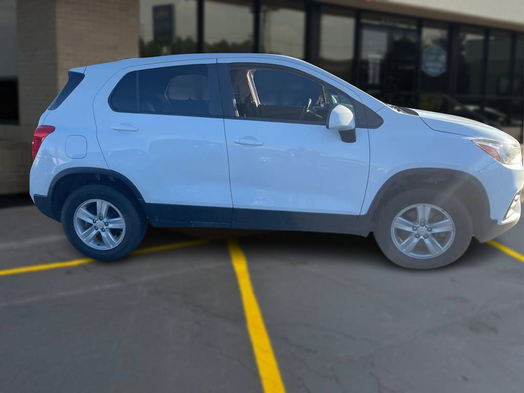 Used 2021 Chevrolet Trax LS w/ Tint and Cruise Package image 23