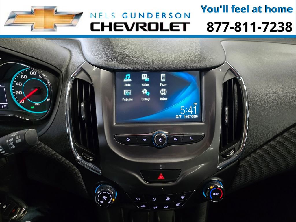 Used 2017 Chevrolet Cruze LT image 17